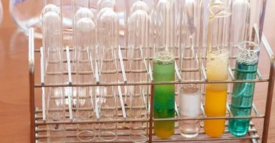 Bagaimana cara membedakan butanol dengan dietil eter di laboratorium